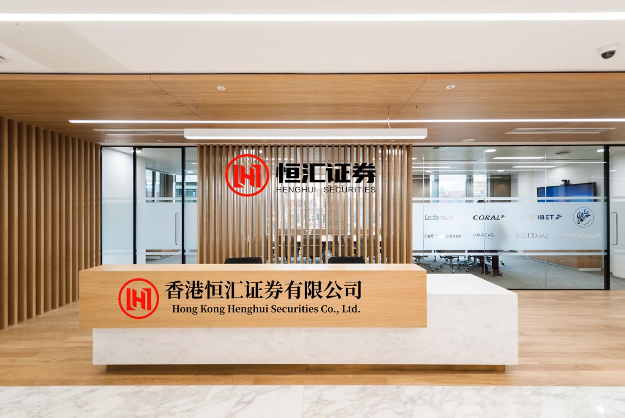富牛策略 网友到一个摊位，发现老板不在，只有一只猫在，还有张纸条！